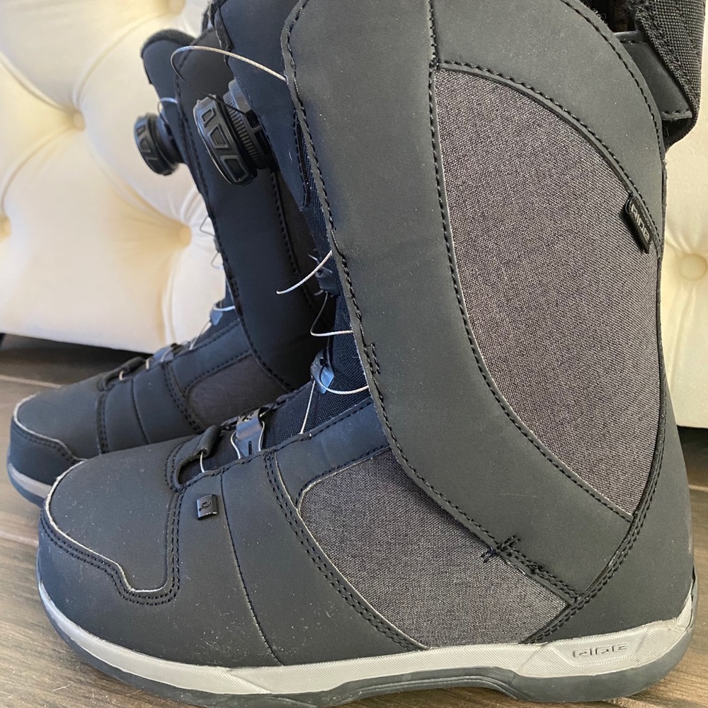 Women’s snowboard boots size 7.5